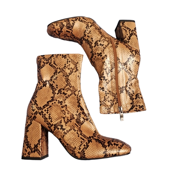 ROSE GOLD & BLACK SNAKESKIN BOOT NWOT SZ 4 UNBRANDED 4" HEEL - Picture 6 of 6